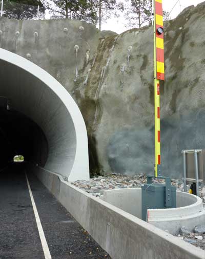 Tunnel med trafikbom